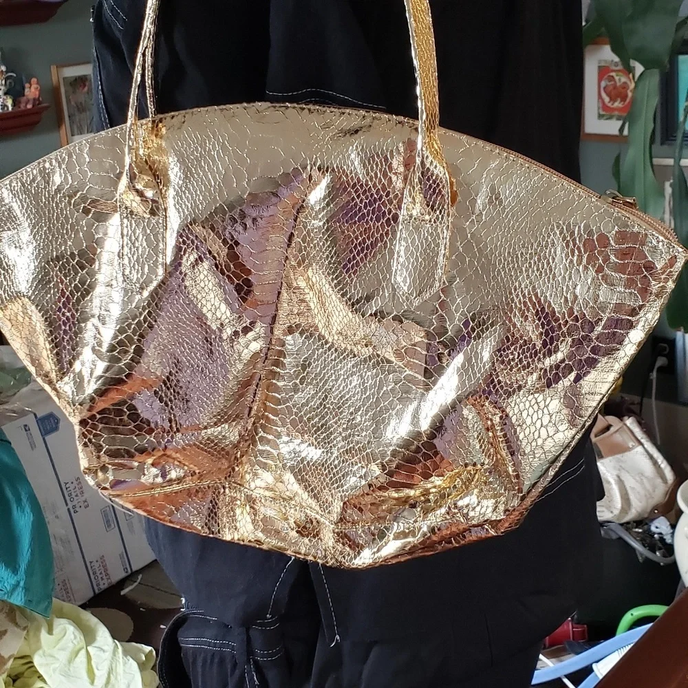 Elizabeth Arden Totes - set of 2, Gold And An Animal Print